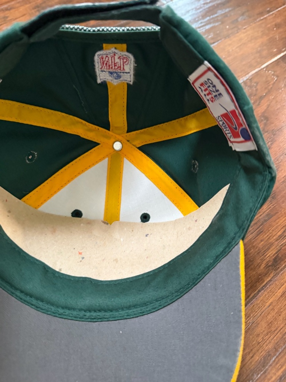 NFL Green and Yellow Green Bay Logo Snapback Hat​ - Picture 5 of 5